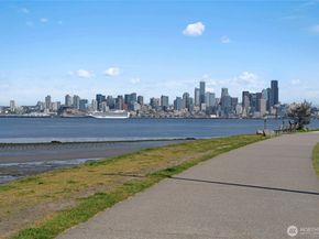 1156 Alki Avenue SW 105, Seattle WA 98116