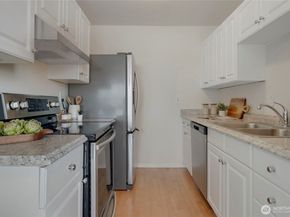 1156 Alki Avenue SW 105, Seattle WA 98116