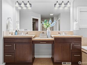 12325 NE 86th Way, Kirkland WA 98033