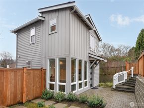 3112 W Raye Street, Seattle WA 98199
