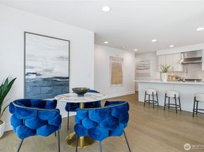 10712 SE 2nd Street, Bellevue WA 98004