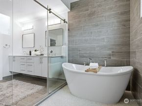 10712 SE 2nd Street, Bellevue WA 98004