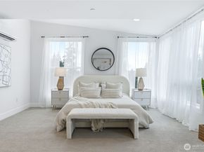 10712 SE 2nd Street, Bellevue WA 98004