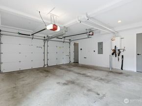 10712 SE 2nd Street, Bellevue WA 98004