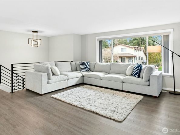 12563 SE 71st Street, Newcastle WA 98056