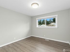 12563 SE 71st Street, Newcastle WA 98056