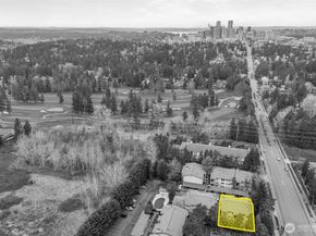 706 136th Place NE C2, Bellevue WA 98005