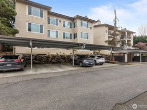 706 136th Place NE C2, Bellevue WA 98005