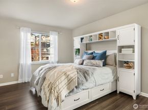 2440 NE Daphne Street, Issaquah WA 98029