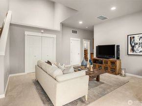 2440 NE Daphne Street, Issaquah WA 98029
