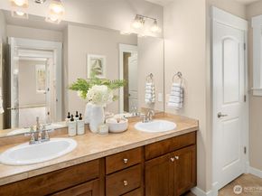 3043 259th Court SE, Sammamish WA 98075