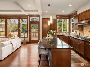 3043 259th Court SE, Sammamish WA 98075