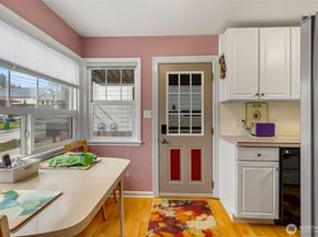 929 NW 59th Street, Seattle WA 98107