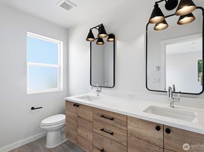 720 Newport Way NW, Issaquah WA 98027