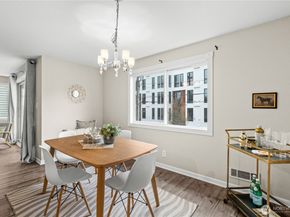 8720 Phinney Avenue 11, Seattle WA 98103