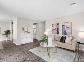 8720 Phinney Avenue 11, Seattle WA 98103