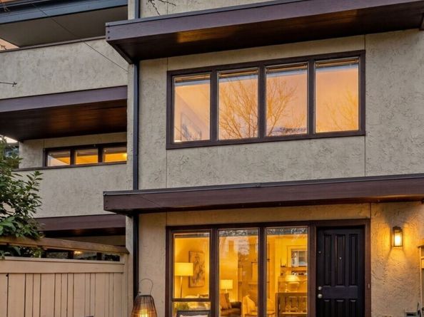 2009 42nd Avenue E, Seattle WA 98112