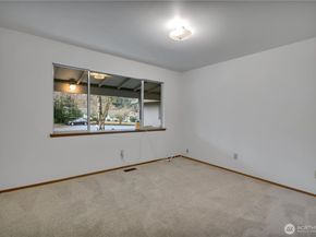 31402 28th Place SW, Federal Way WA 98023