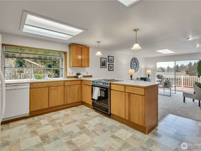 31402 28th Place SW, Federal Way WA 98023