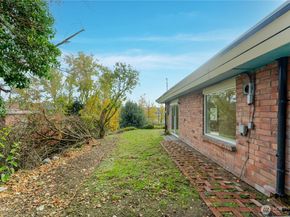 6416 NE 181st Street, Kenmore WA 98028