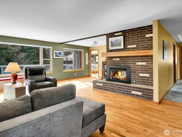 18722 56th Avenue NE, Kenmore WA 98028