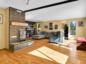 18722 56th Avenue NE, Kenmore WA 98028