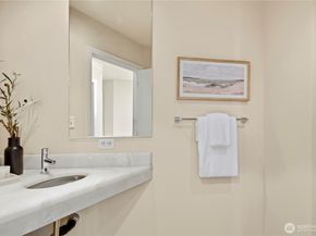 737 Olive Way 2808, Seattle WA 98101