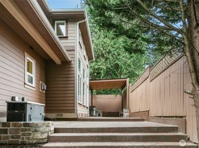 18634 92nd Avenue NE, Bothell WA 98011