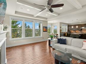 2744 NW Pine Cone Place, Issaquah WA 98027