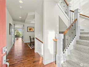 2744 NW Pine Cone Place, Issaquah WA 98027