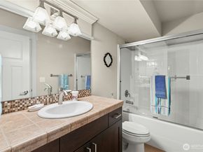 2744 NW Pine Cone Place, Issaquah WA 98027