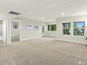 2744 NW Pine Cone Place, Issaquah WA 98027