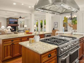 6577 102nd Avenue NE, Kirkland WA 98033