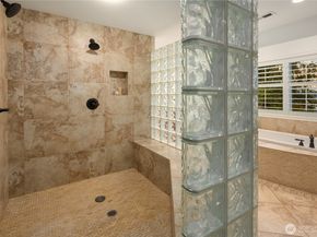 6577 102nd Avenue NE, Kirkland WA 98033