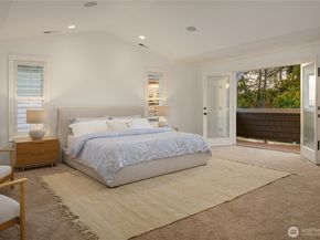 6577 102nd Avenue NE, Kirkland WA 98033