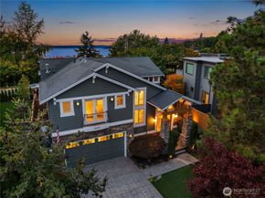 6577 102nd Avenue NE, Kirkland WA 98033