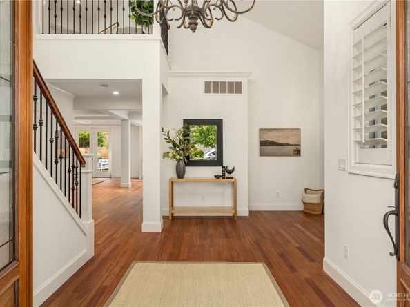 6577 102nd Avenue NE, Kirkland WA 98033