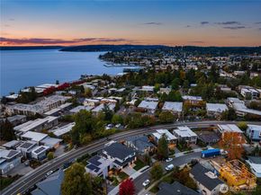 6577 102nd Avenue NE, Kirkland WA 98033