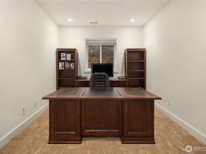 6577 102nd Avenue NE, Kirkland WA 98033