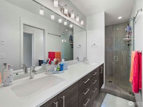 2833 3rd Avenue W, Seattle WA 98119