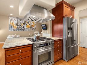 4020 Lake Washington Boulevard SE, Bellevue WA 98006