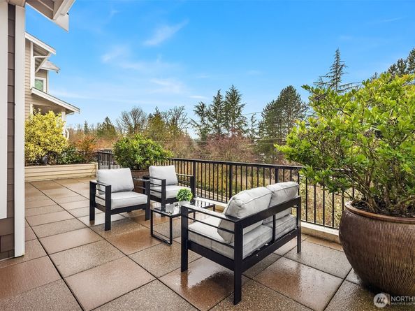 4020 Lake Washington Boulevard SE, Bellevue WA 98006