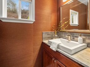 4020 Lake Washington Boulevard SE, Bellevue WA 98006