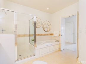 520 6th Avenue 4003, Kirkland WA 98033