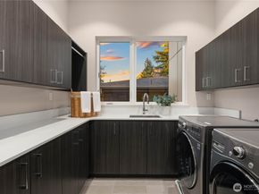 8260 SE 31st Street, Mercer Island WA 98040