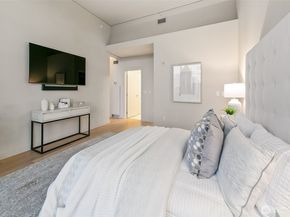 909 5th Avenue Ph3, Seattle WA 98164