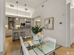 909 5th Avenue Ph3, Seattle WA 98164