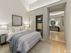 909 5th Avenue Ph3, Seattle WA 98164