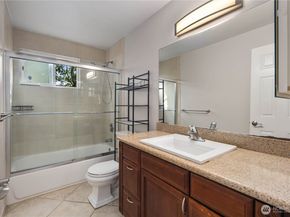 1113 Kirkland Avenue 6B, Kirkland WA 98033