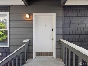 1113 Kirkland Avenue 6B, Kirkland WA 98033